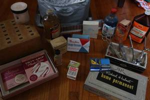 Lot of assorted vintage and antique...