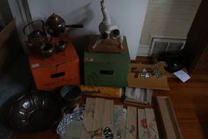 Lot of copper and other decorative ...