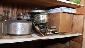 Lot of vintage kitchen items