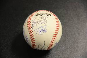 Official Rawlings Ball with 9 Autograph  Royce Lewis Brusdar Graterol