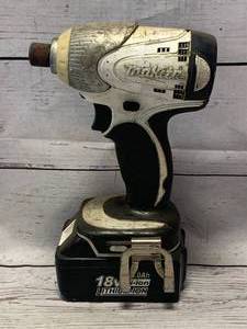 lot 8 image: Makita 12 Volt Lithium Impact Drill (working)