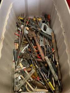 lot 44 image: Approx 50  Pounds of Hand Tools