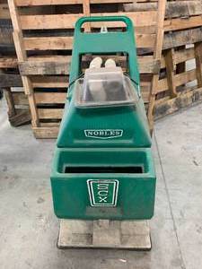 lot 76 image: Nobles SCX Carpet Cleaner (tested powers up)