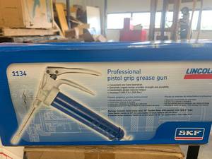 lot 84 image: New Lincoln Grease Gun