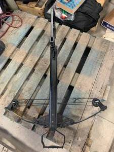 lot 103 image: PSE 150lb Crossbow