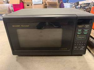 lot 109 image: Sharp Carousel Microwave