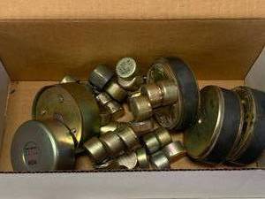 lot 115 image: Large Lot of Magnets