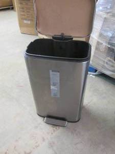 lot 18 image: Step Trash Can- open box, dented, G...