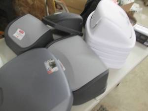 lot 23 image: Assorted Trash Can Swing Tops...