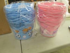 lot 41 image: 20 Pink & Blue Plastic Buckets...