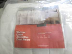 lot 118 image: King Down Alternative Duvet Insert ...
