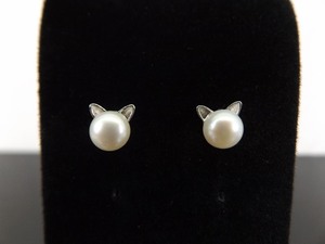 .925 Sterling Silver Genuine Pearl Kitty Cat Post Earrings