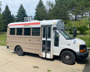 2005 GMC Savana C3500 Minibus