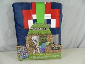 lot 18 image: New Minecraft Weighted Blanket