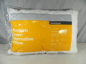 lot 22 image: New Medium Down Alternative Pillow