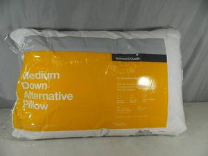 lot 23 image: New Medium Down Alternative Pillow