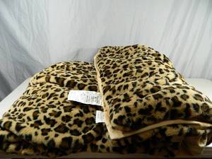 lot 25 image: Large Weighted Blanket