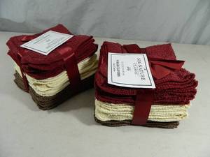 lot 34 image: 24 New Washclothes