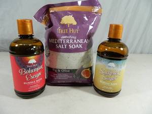 lot 39 image: New Tree Hut Bath Items