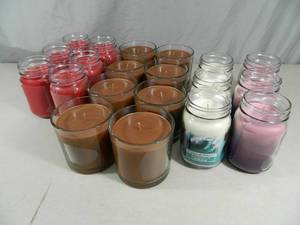 lot 59 image: 20 New Soy-Blend Candles