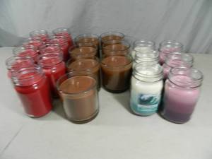 lot 89 image: 20 New Soy-Blend Candles