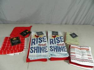lot 65 image: New Kitchen Towels and More
