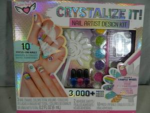 lot 83 image: New 3,000 pc Plus Nail Art Design Kit