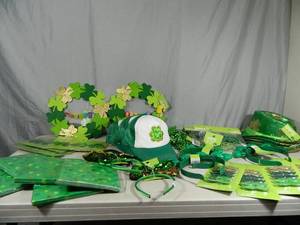 lot 98 image: Large Assortment of St Patricks Day Items