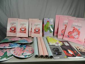lot 155 image: Large Assortment of Craft Items