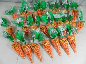 lot 162 image: 28 New Bags of Reese Pieces