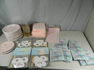 lot 173 image: New Super Cute Party Supplies
