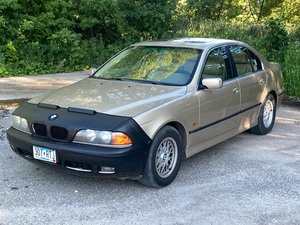 lot 1-A image: 1998 BMW 525i