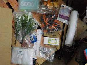 lot 3 image: Dcor, hardware, housewares, and more