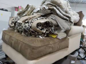 lot 112 image: Chaise, Reversable King Comforter, ...