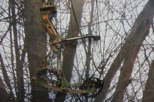 lot 8 image: Bowtech Model Admiral FLX Compound Bow