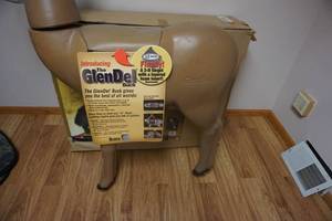 lot 40 image: The Glen Del Buck 3D Whitetail Buck Archery Target