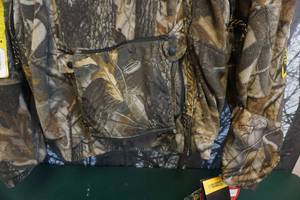 lot 209 image: Scent Blocker Plus Insulated Real Tree Hardwoods Hooded Jacket