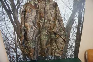 lot 212 image: Scent Blocker Plus SLT Button Down Hunting Shirt Real Trees Hardwoods Camo