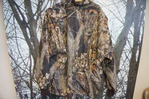 lot 221 image: Scent Lok Mossy Oak Camo Zippered Jacket