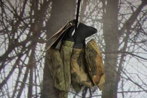 lot 431 image: Advantage Camo Thinsulate Shooting Glove