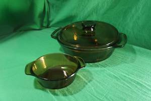 lot 93 image: Cool Collection of Bake-Ware