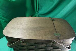 lot 85 image: Vintage 50s 60s Woven Wood Picnic Basket Hinged Lid Bentwood Handles