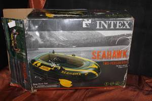 lot 32 image: Intex Seahawk 2-Person Boat