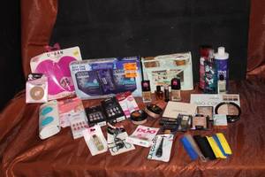 lot 118 image: Personal Care & Beauty Items