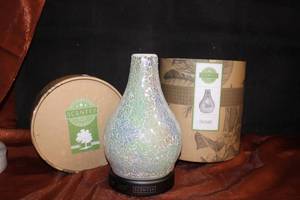 lot 87 image: New Electric Scentsy Enchant Aromatherapy Diffuser