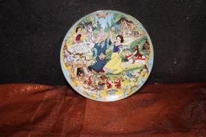 lot 23 image: Disneys Musical Memories The Fairest One of All Collectible Plate Snow White