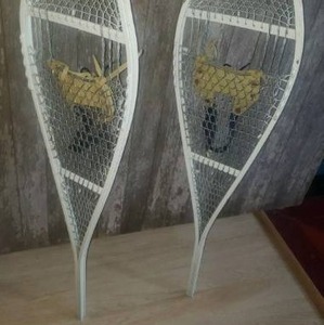 lot 72 image: Snow Shoes GI Military Surplus USA Magnesium White 12 x 46 wBindings