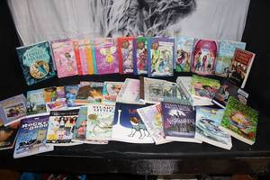 lot 140 image: Large Lot of TweenTeen Girl Books