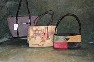 lot 143 image: 3 Classy Purses