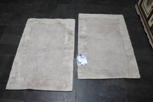 lot 157 image: 2 Kirkland Tan Reversible Bath Mats